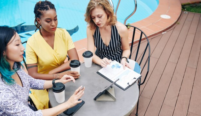 Navigating Ethical Waters: Incorporating Chatting Services into OnlyFans Agencies