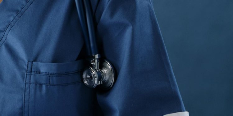 How to Write a Nurse Resume Summary