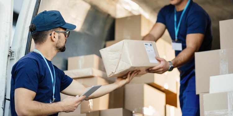 Streamlining Long-Distance Moves: The Vital Role of Removal Services