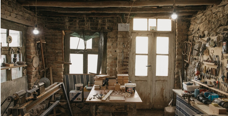 The Timeless Charm of Reclaimed Barnwood: A Journey Through History