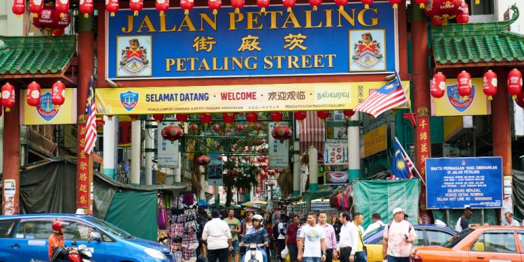 A Journey through Singapore Chinatown – Culture, Cuisine, and Shopping