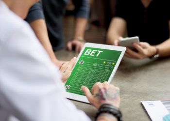 Live vs Online Baccarat: Key Differences Explained