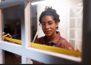 Five Ways Trade Installers Can Stay Competitive in Today’s Glazing Market