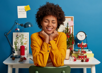 The One Habit We Insist On at Novorésumé (And How It Makes Things Better)